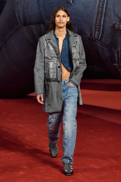 Look 25
